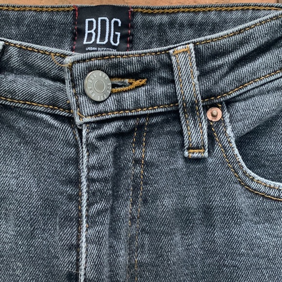 BDG Girlfriend High Rise Sz 26 Black Wash Sz 4 Urban Outfitters UO Black Wash - Picture 3 of 7